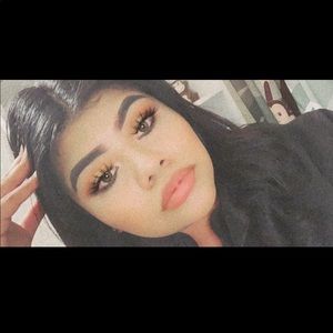 Meet your Posher, Celia